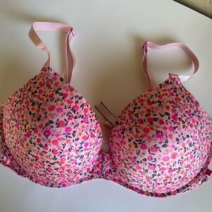 NWOT Victoria’s Secret Plunge Push Up Underwire T-shirt Bra